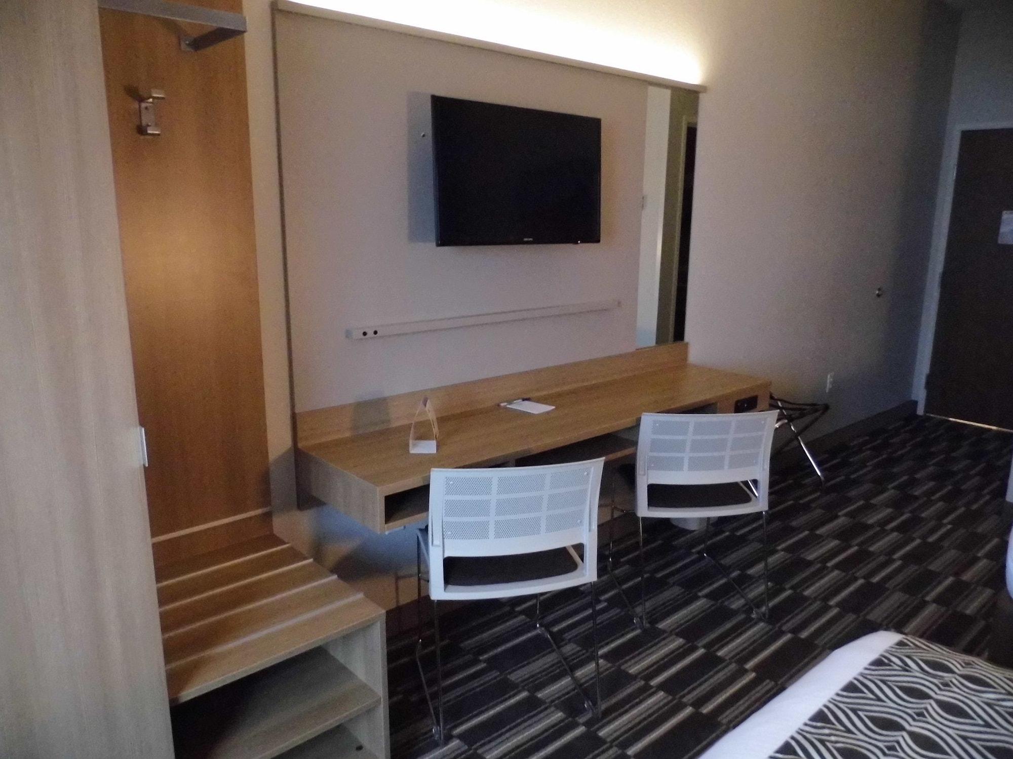 Hotel Microtel & By Wyndham Vernal/naples 2*