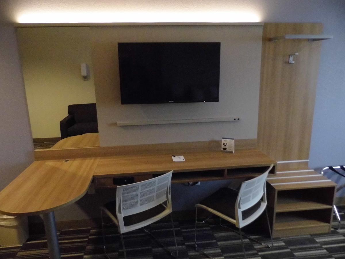 Hotel Microtel & By Wyndham Vernal/naples 2*