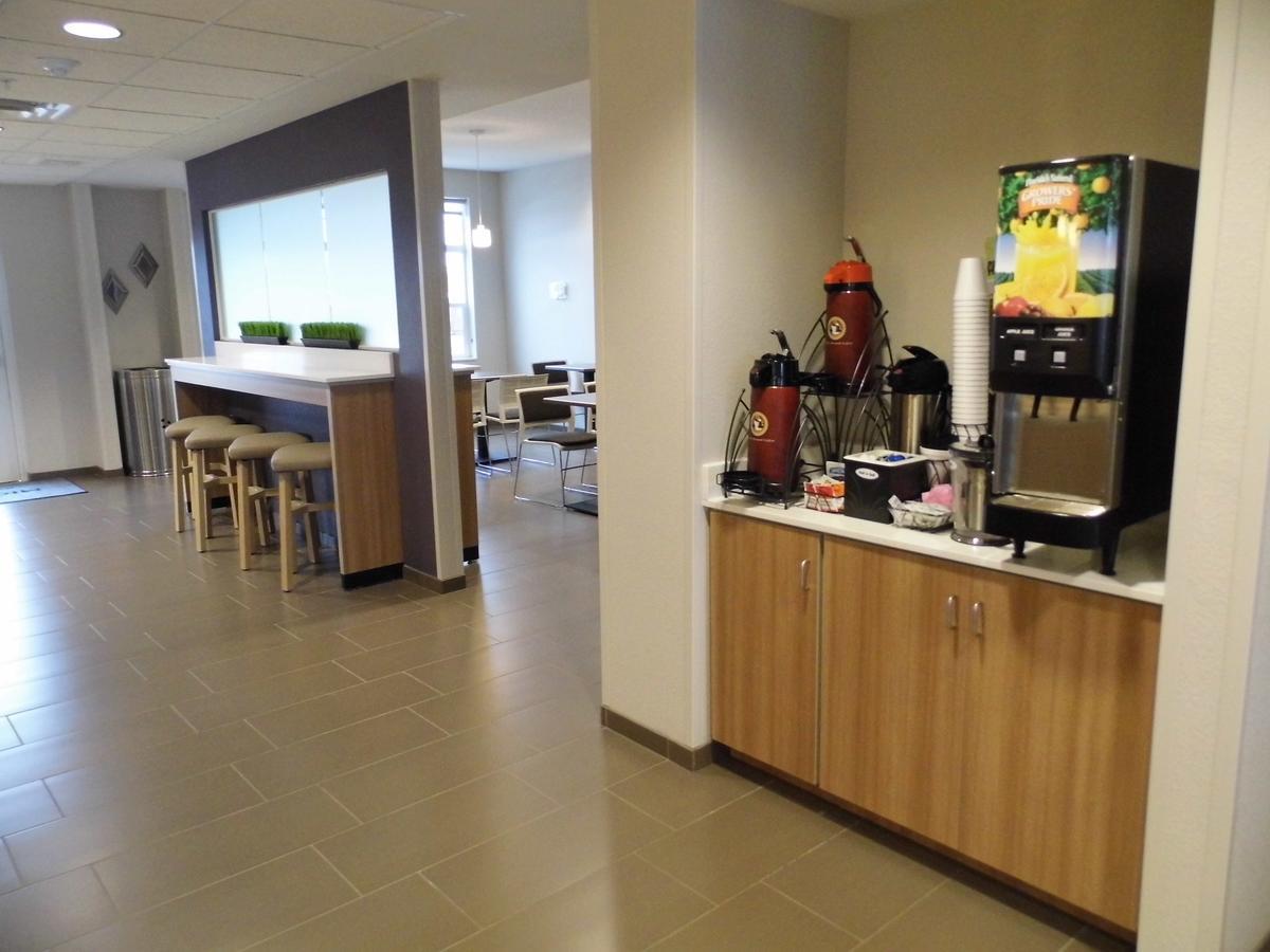 Microtel & By Wyndham Vernal/naples Hotel
